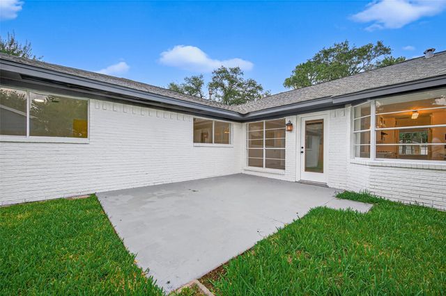 9211 Blankenship Drive, Houston, TX 77080