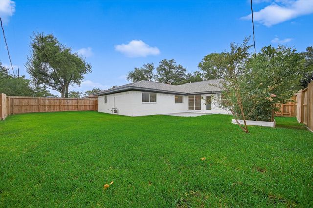 9211 Blankenship Drive, Houston, TX 77080