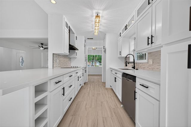 9211 Blankenship Drive, Houston, TX 77080