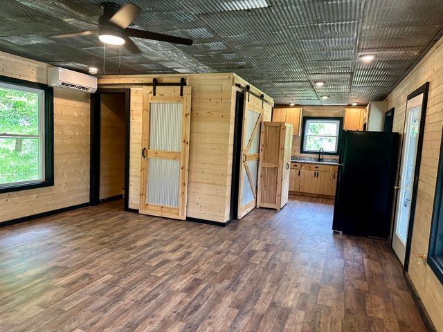 409 Freeman Branch Road, East Bernstadt, KY 40729