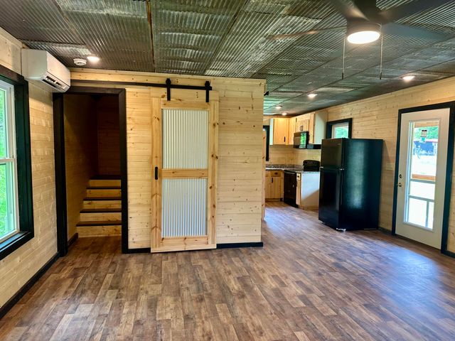 409 Freeman Branch Road, East Bernstadt, KY 40729