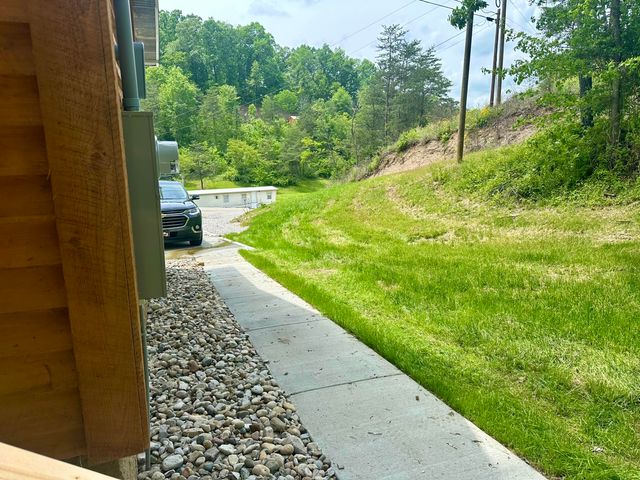 409 Freeman Branch Road, East Bernstadt, KY 40729