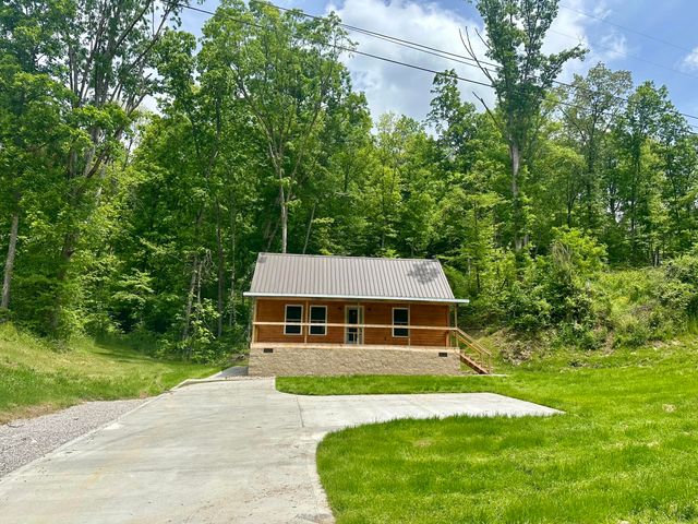 409 Freeman Branch Road, East Bernstadt, KY 40729