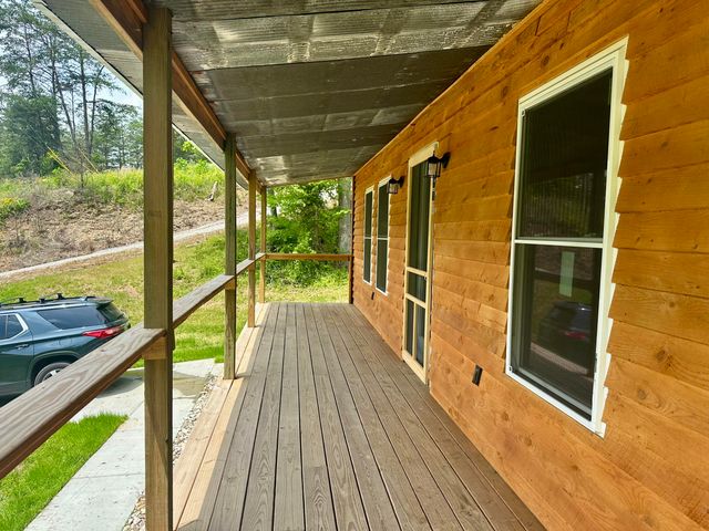 409 Freeman Branch Road, East Bernstadt, KY 40729