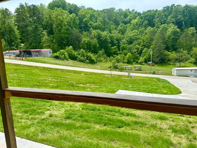 409 Freeman Branch Road, East Bernstadt, KY 40729