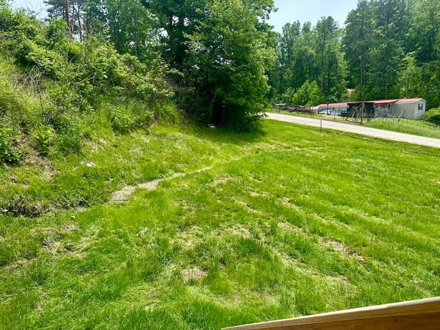 409 Freeman Branch Road, East Bernstadt, KY 40729