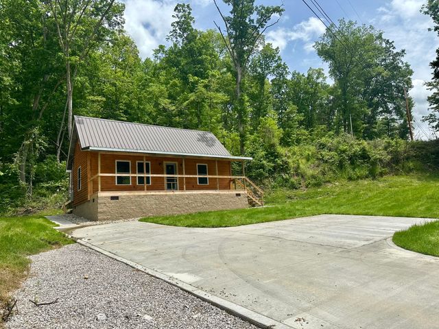 409 Freeman Branch Road, East Bernstadt, KY 40729