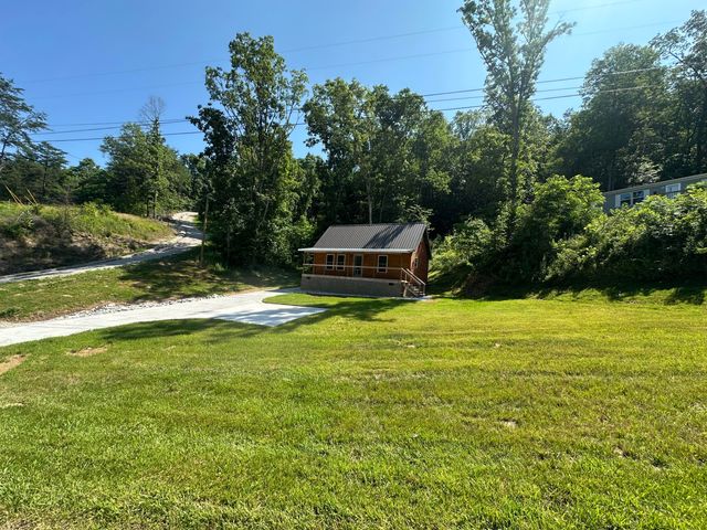 409 Freeman Branch Road, East Bernstadt, KY 40729