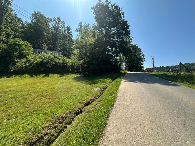 409 Freeman Branch Road, East Bernstadt, KY 40729