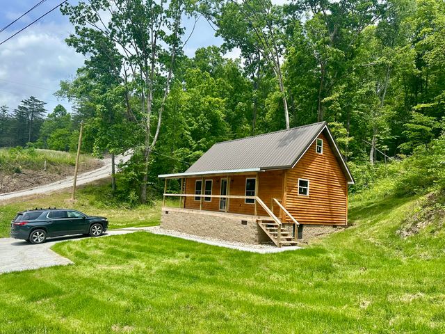 409 Freeman Branch Road, East Bernstadt, KY 40729