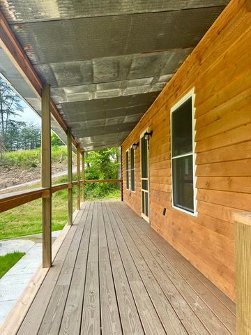 409 Freeman Branch Road, East Bernstadt, KY 40729