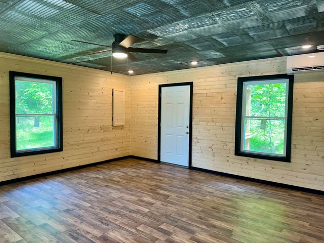 409 Freeman Branch Road, East Bernstadt, KY 40729