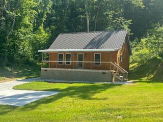409 Freeman Branch Road, East Bernstadt, KY 40729