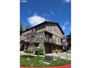 645 Ne GARSWOOD Ln, Hillsboro, OR 97006