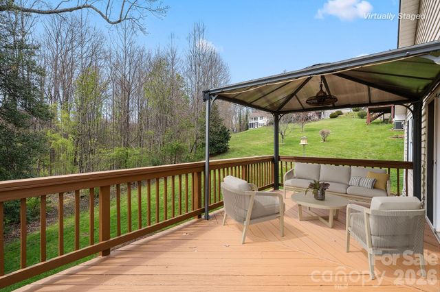 73 Creeks End Circle, Mills River, NC 28759