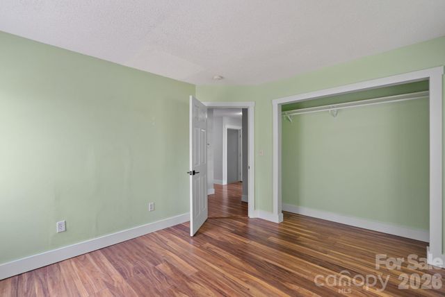 73 Creeks End Circle, Mills River, NC 28759