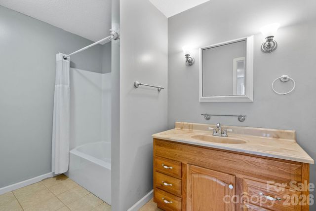 73 Creeks End Circle, Mills River, NC 28759