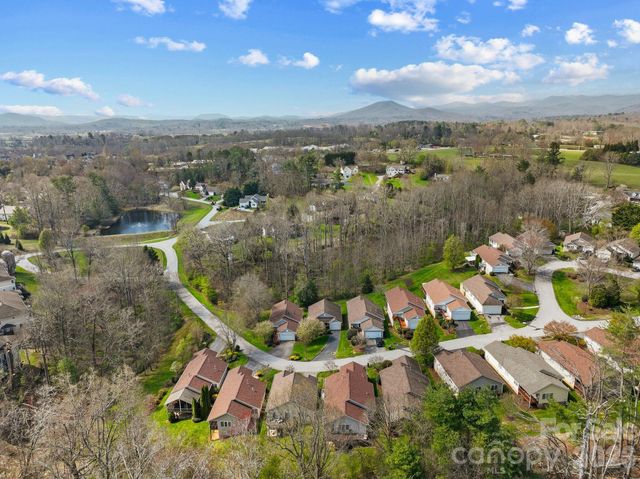 73 Creeks End Circle, Mills River, NC 28759