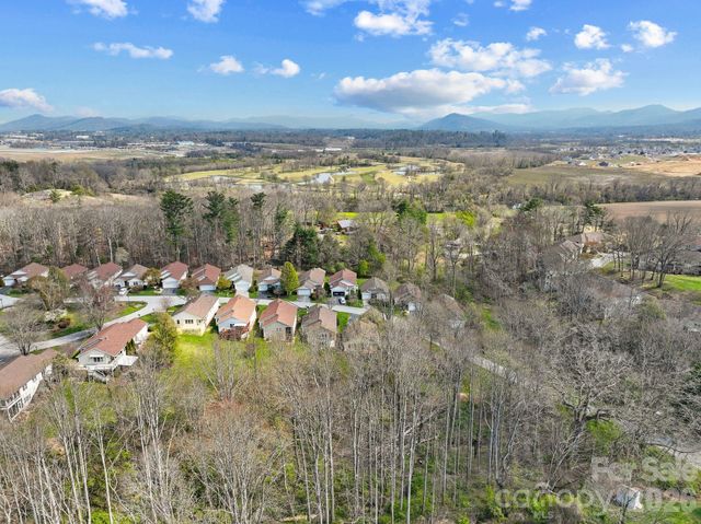 73 Creeks End Circle, Mills River, NC 28759
