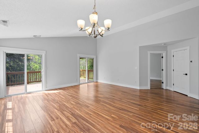 73 Creeks End Circle, Mills River, NC 28759