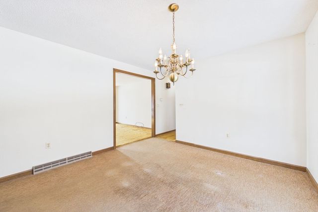 16 Sesame Dr, Chicopee, MA 01020