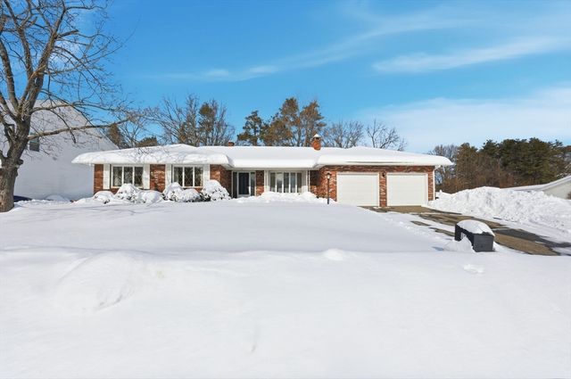 16 Sesame Dr, Chicopee, MA 01020