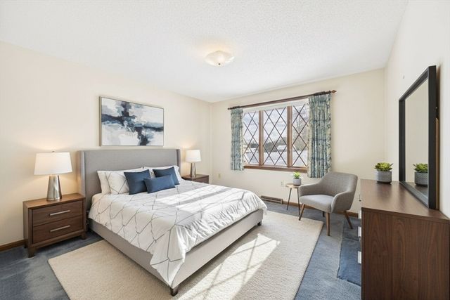 16 Sesame Dr, Chicopee, MA 01020