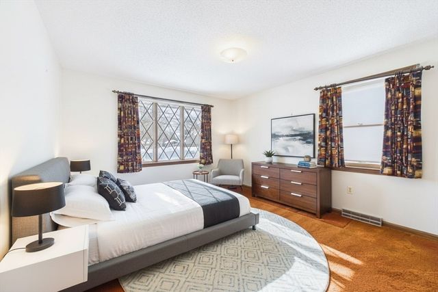 16 Sesame Dr, Chicopee, MA 01020