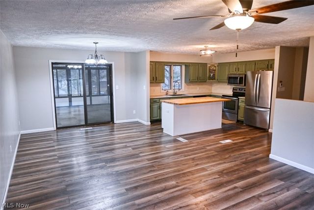 11371 Sagebrush Avenue NE, Uniontown, OH 44685