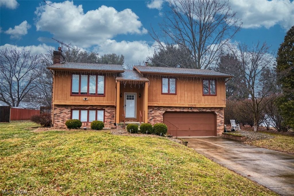 11371 Sagebrush Avenue NE, Uniontown, OH 44685