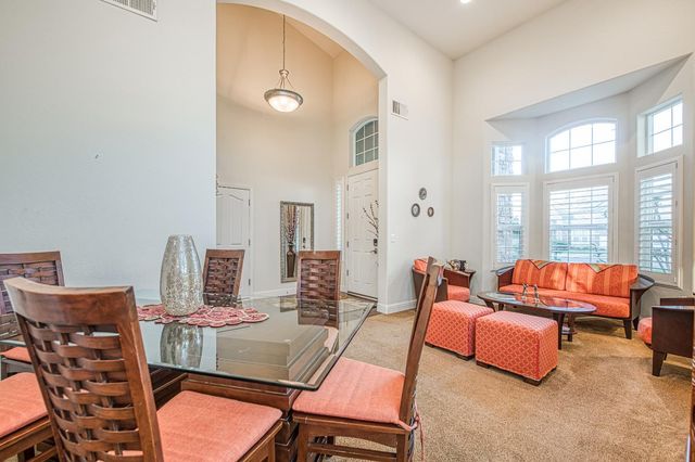 10509 N Sierra Vista Avenue, Fresno, CA 93730