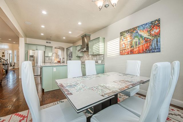 10509 N Sierra Vista Avenue, Fresno, CA 93730