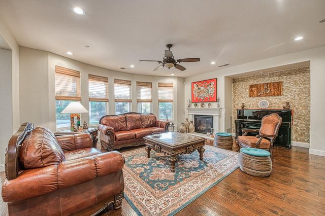 10509 N Sierra Vista Avenue, Fresno, CA 93730