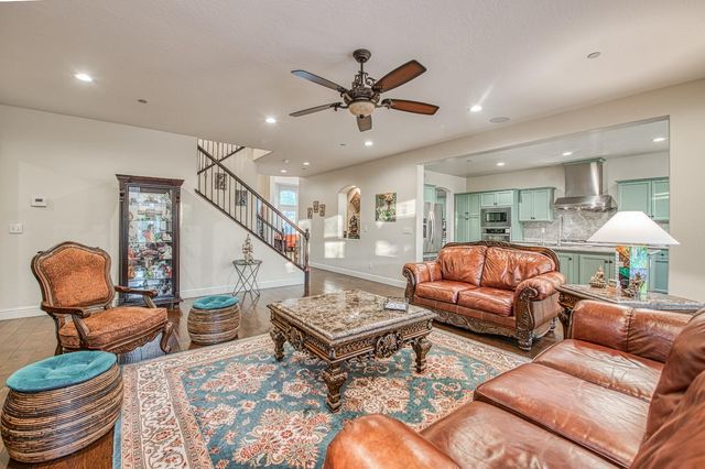 10509 N Sierra Vista Avenue, Fresno, CA 93730