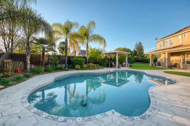 10509 N Sierra Vista Avenue, Fresno, CA 93730