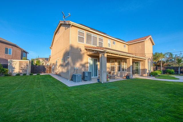 10509 N Sierra Vista Avenue, Fresno, CA 93730