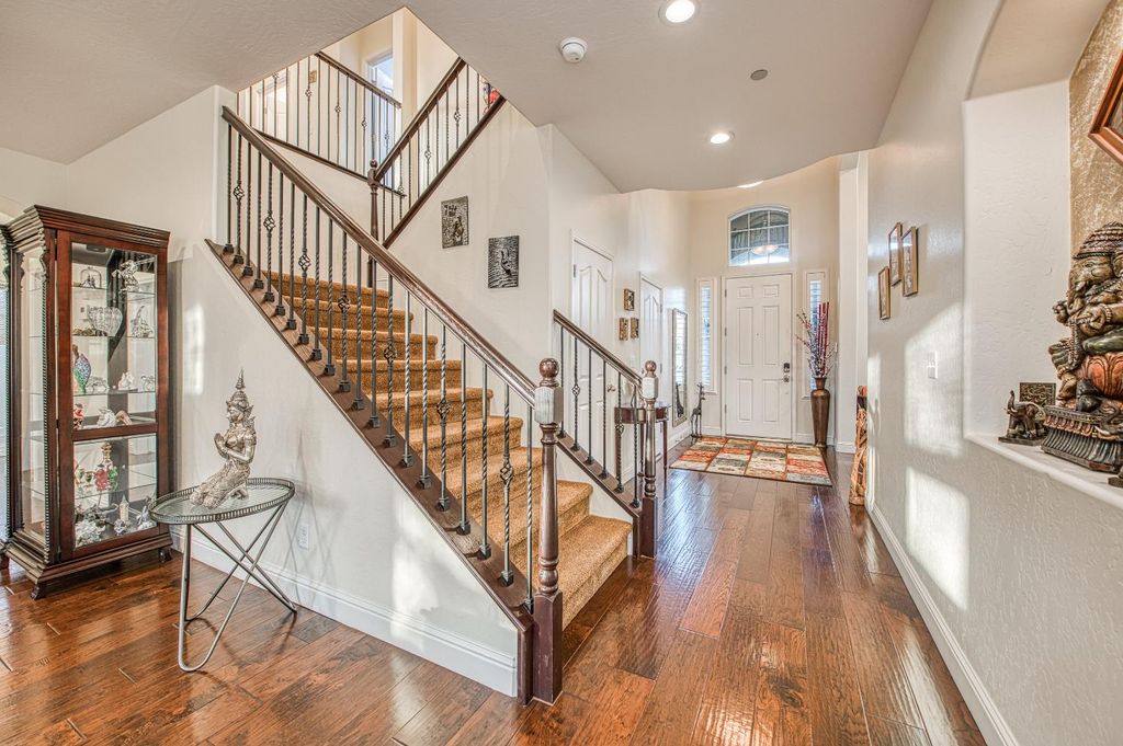 Image 10 of property listing at 10509 N Sierra Vista Avenue, Fresno, CA 93730