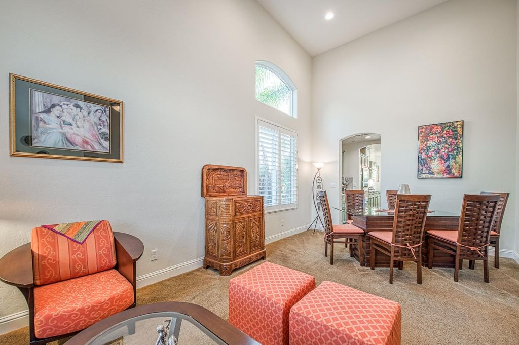 Image 14 of property listing at 10509 N Sierra Vista Avenue, Fresno, CA 93730