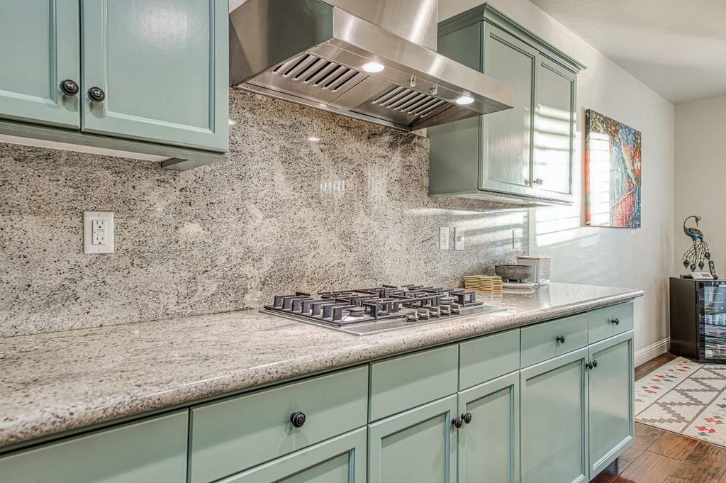 Image 21 of property listing at 10509 N Sierra Vista Avenue, Fresno, CA 93730