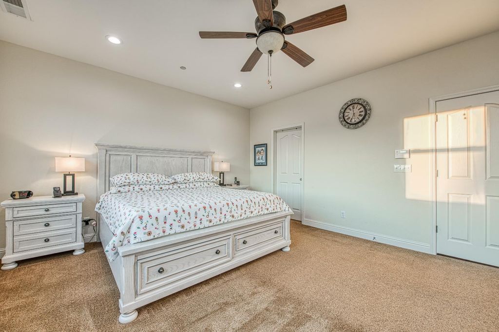 Image 45 of property listing at 10509 N Sierra Vista Avenue, Fresno, CA 93730