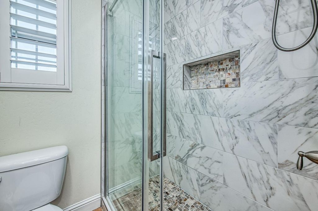 Image 51 of property listing at 10509 N Sierra Vista Avenue, Fresno, CA 93730