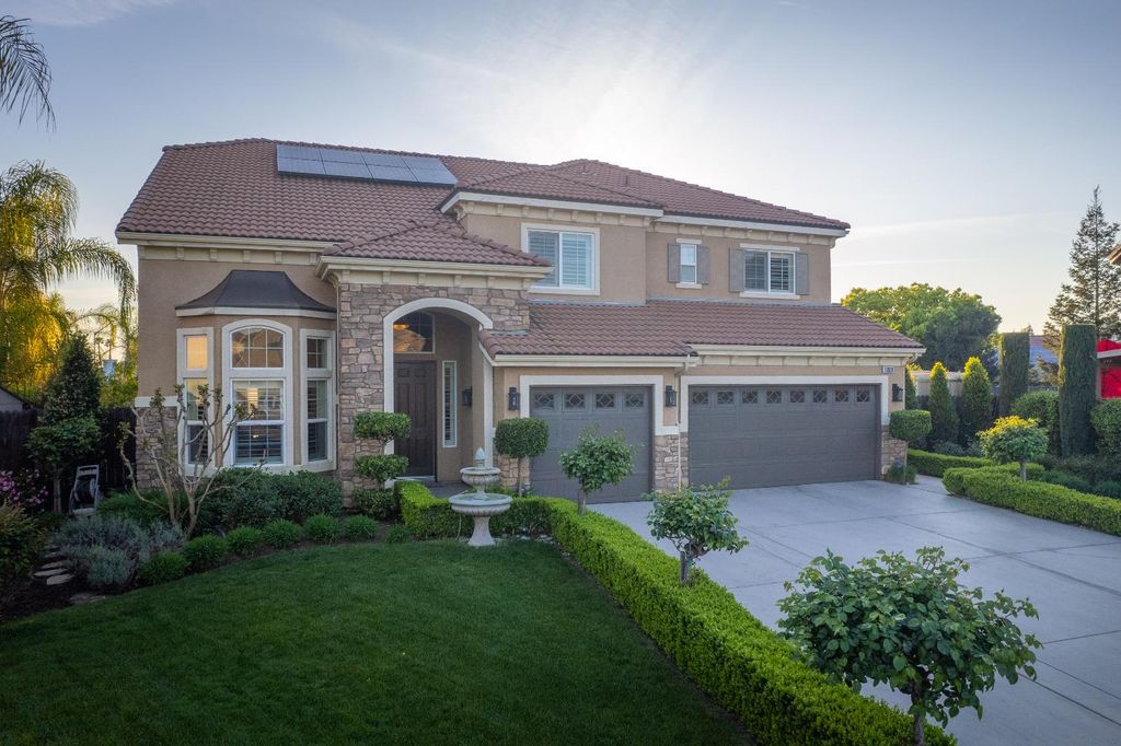 Image 6 of property listing at 10509 N Sierra Vista Avenue, Fresno, CA 93730