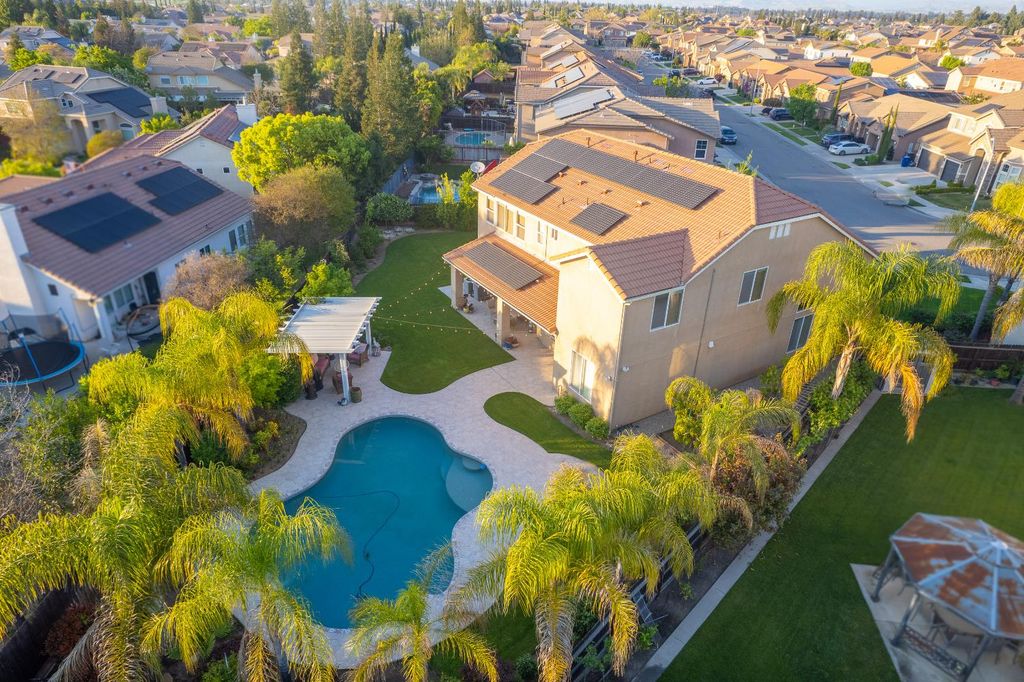 Image 63 of property listing at 10509 N Sierra Vista Avenue, Fresno, CA 93730