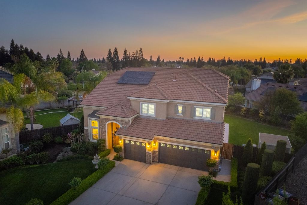 Image 65 of property listing at 10509 N Sierra Vista Avenue, Fresno, CA 93730