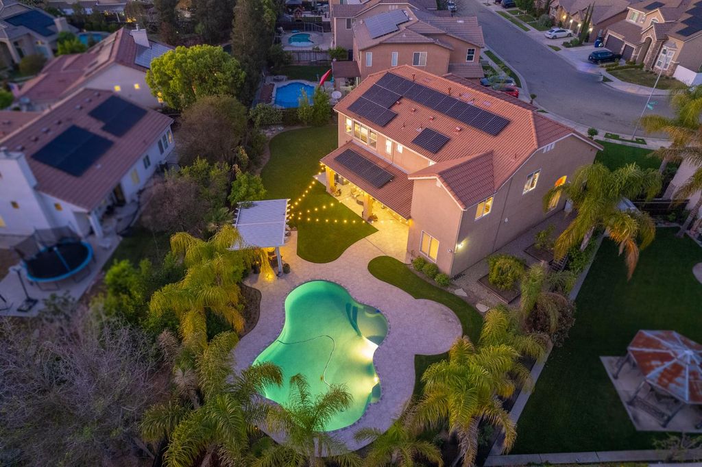 Image 67 of property listing at 10509 N Sierra Vista Avenue, Fresno, CA 93730