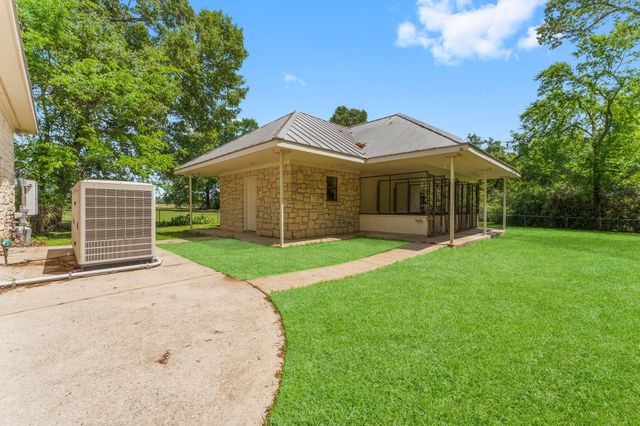 11900 Womack Cemetery Road, Montgomery, TX 77316