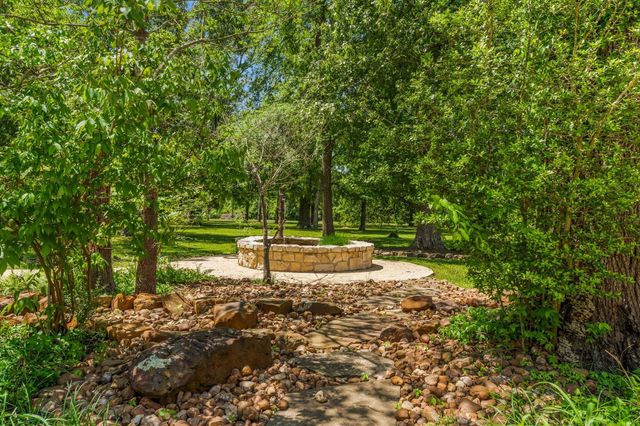 11900 Womack Cemetery Road, Montgomery, TX 77316