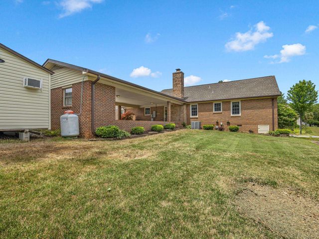 103 Windy Rush Road, Spartanburg, SC 29301