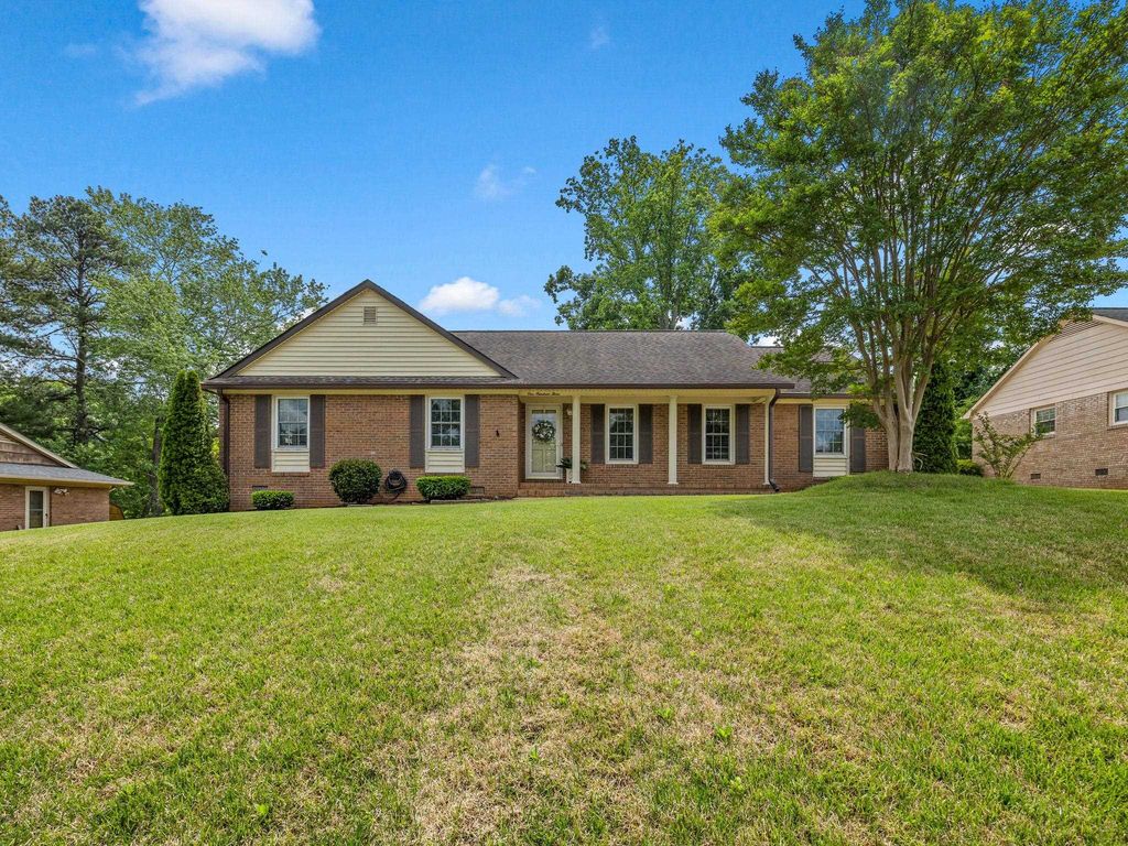 103 Windy Rush Road, Spartanburg, SC 29301