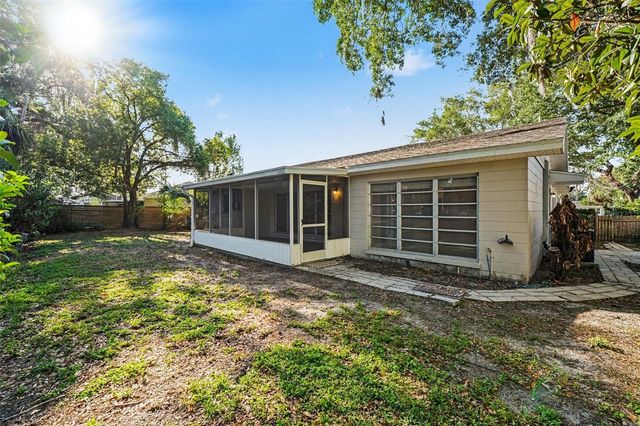 521 W PALMEDEN DRIVE, Lakeland, FL 33803